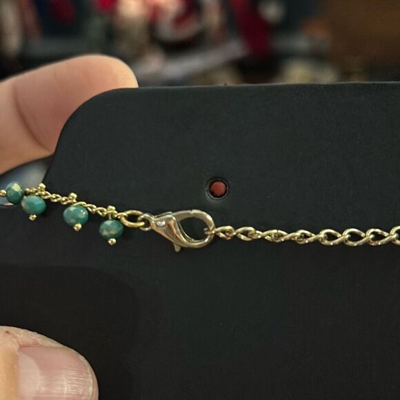 GOLD-TONE ADJUSTABLE TURQUOISE COLOR BEADED NECKLACE WITH GOLD DISCS. - Picture 6 of 7